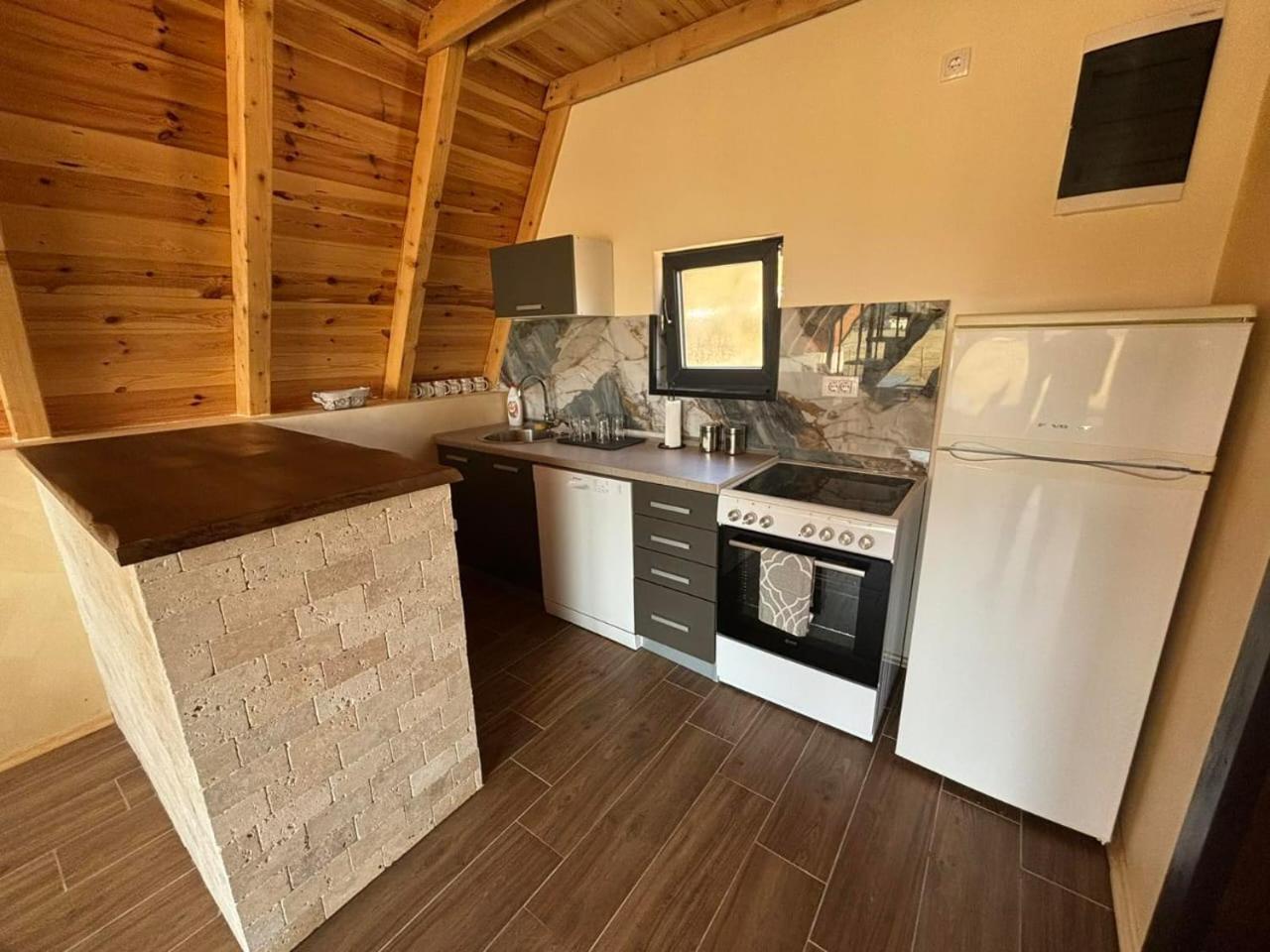 Вилла Sunrise House Плужине Экстерьер фото